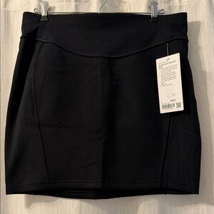 Lululemon black mini skirt